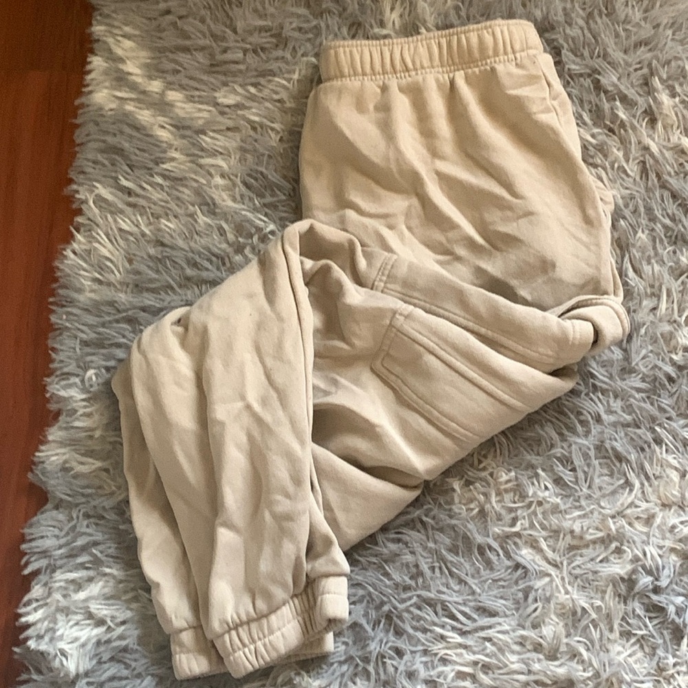 S cream cargo sweatpants universal thread (broken drawstring)